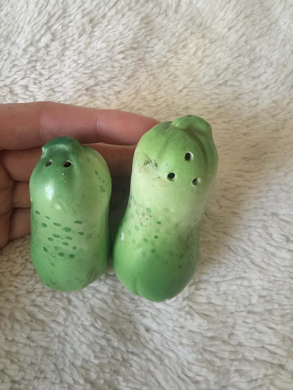 Vintage Green Ceramic cucumber/ Pickle Salt & Pepper Shakers Japan